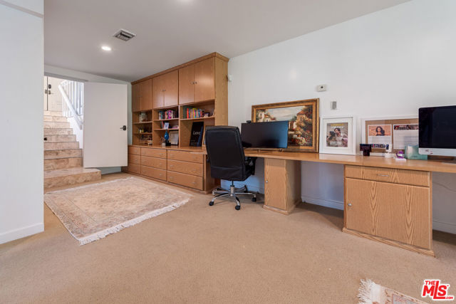 2357 Knob Hill Drive, Riverside CA: https://media.crmls.org/mediaz/ad0e8c47-cc2d-4bfe-8a7a-5a9d065e250b.jpg