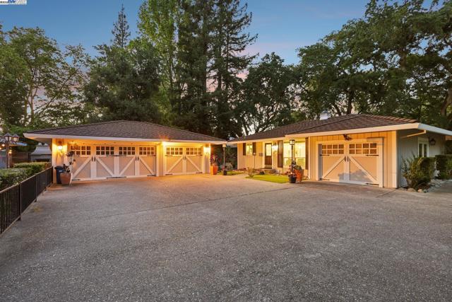 688 Danville Blvd, Danville CA: https://media.crmls.org/mediaz/ad0f0d52-59b4-4953-ad45-a70873a59243.jpg