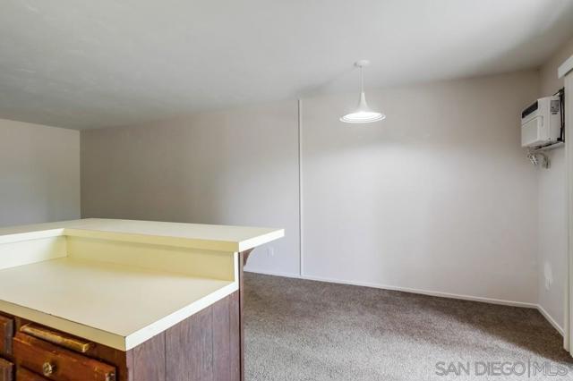 7858 Cowles Mountain Ct, San Diego CA: https://media.crmls.org/mediaz/ad0fca72-f609-4e4e-b075-648b60618e6b.jpg
