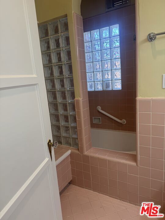 4116 Garthwaite Avenue, Los Angeles CA: https://media.crmls.org/mediaz/ad1013b6-25c0-404e-a13c-3e38d775bd4a.jpg