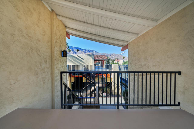 1415 N Sunrise Way, Palm Springs CA: https://media.crmls.org/mediaz/ad1056d1-d8e2-4d70-b7e3-eb840c876772.jpg