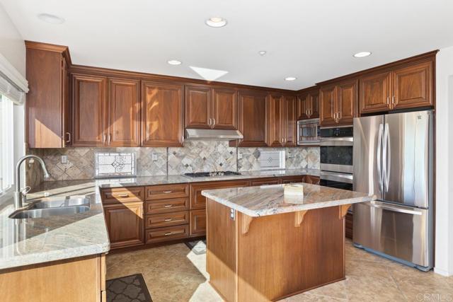 Detail Gallery Image 10 of 35 For 10067 Challenger Cir, Spring Valley,  CA 91978 - 3 Beds | 2/1 Baths