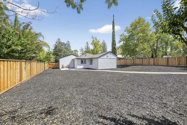 191 Cortsen Rd, Pleasant Hill CA: https://media.crmls.org/mediaz/ad1102ab-8421-42e0-befb-e7dc35fa6d7a.jpg