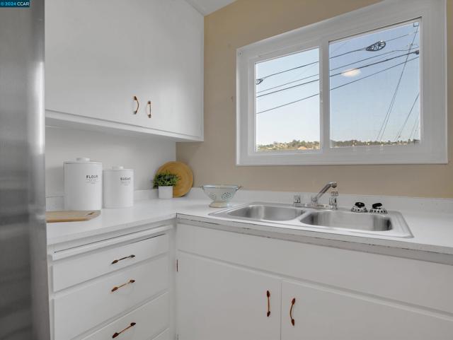 Image 14 of 31 For 1643 San Benito St