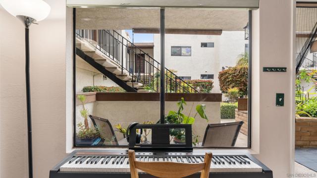 4415 38Th St, San Diego CA: https://media.crmls.org/mediaz/ad11daad-912f-4aba-bf55-63f00668853d.jpg