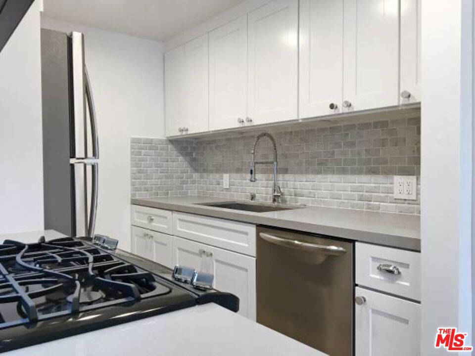 301 S SWALL Drive #103