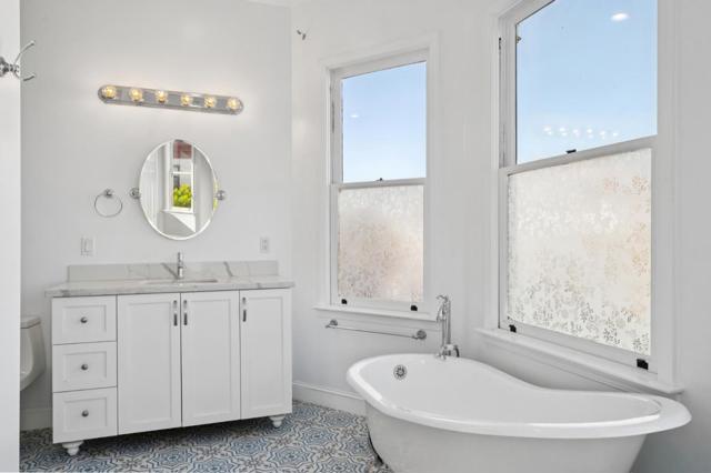 30003006 26th Street, San Francisco CA: https://media.crmls.org/mediaz/ad14692a-36fc-489f-8ea5-c6922357d9f3.jpg