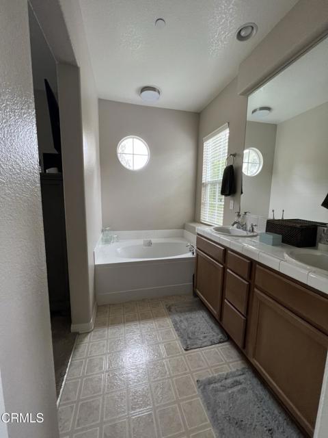 Detail Gallery Image 12 of 21 For 746 Nile River Dr, Oxnard,  CA 93036 - 3 Beds | 2/1 Baths