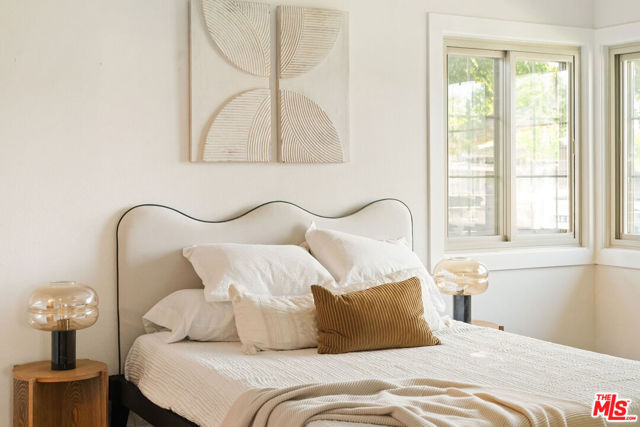 7248 W 88th Place, Los Angeles CA: https://media.crmls.org/mediaz/ad1487d5-590c-4f0f-89e8-785aff1ed15b.jpg