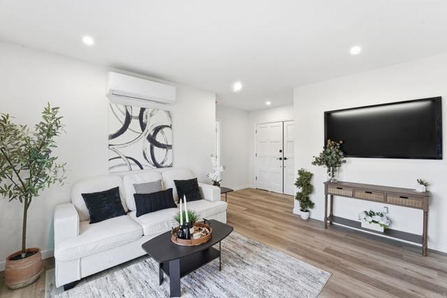 Detail Gallery Image 8 of 40 For 3580 Trophy Dr, La Mesa,  CA 91941 - 3 Beds | 2 Baths