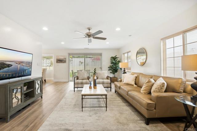 Detail Gallery Image 6 of 41 For 6767 Cowles Mountain Bld, San Diego,  CA 92119 - 4 Beds | 2 Baths