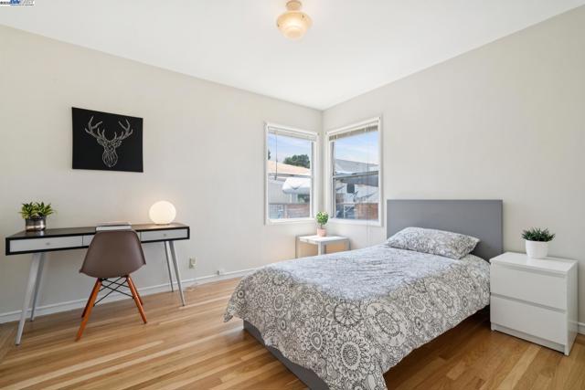 2200 Peach St, Pinole CA: https://media.crmls.org/mediaz/ad16aa9a-8150-4e03-9982-90c4686d276d.jpg