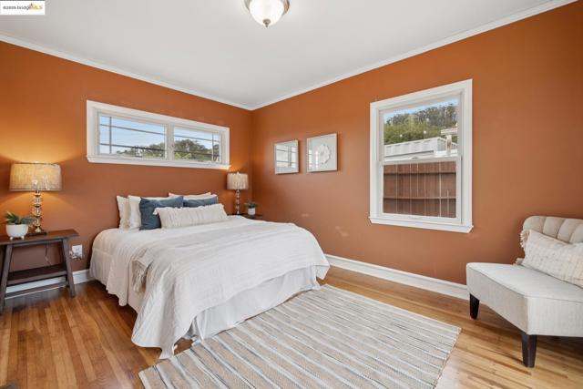 1034 Navellier St, El Cerrito CA: https://media.crmls.org/mediaz/ad16c384-4105-4c6f-b3e3-7d5952a00c03.jpg