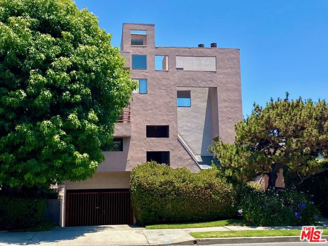 FOR RENT BARRINGTON Avenue Townhouse Los Angeles Residential Lease