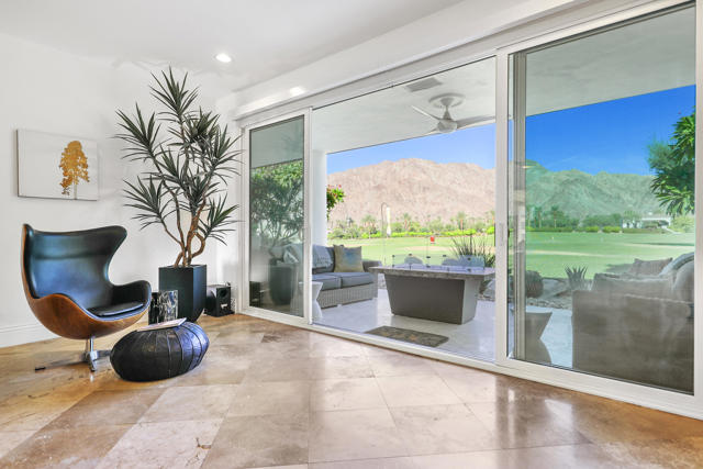49845 Lago Drive, La Quinta CA: https://media.crmls.org/mediaz/ad17b8ce-54aa-4026-8488-bb59804a037f.jpg