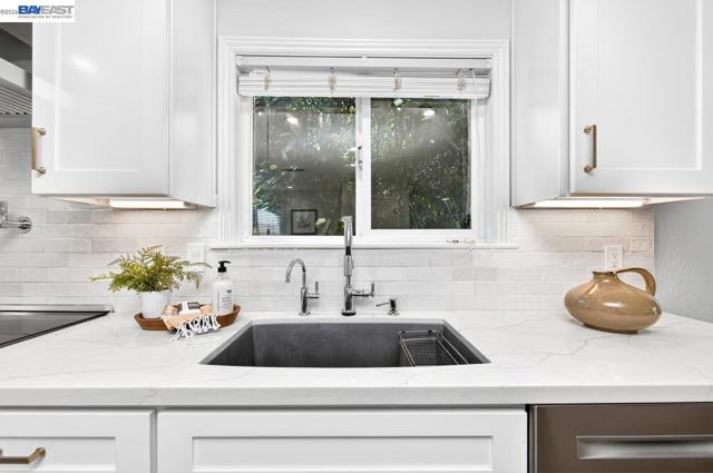 4127 Alvarado St, Pleasanton CA: https://media.crmls.org/mediaz/ad17fada-412c-4492-acd7-c119b8c56323.jpg