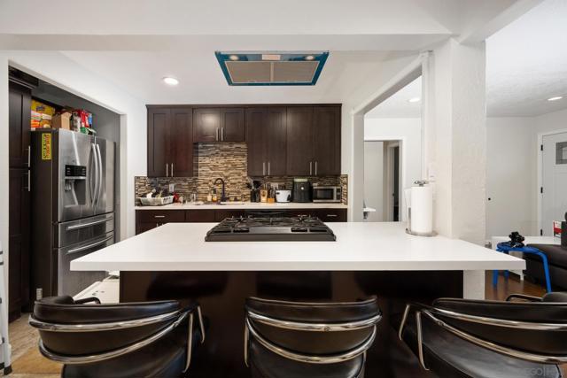 346 El Monte Rd, El Cajon CA: https://media.crmls.org/mediaz/ad1846ee-2c58-4cc1-a651-8298b76d9ac5.jpg