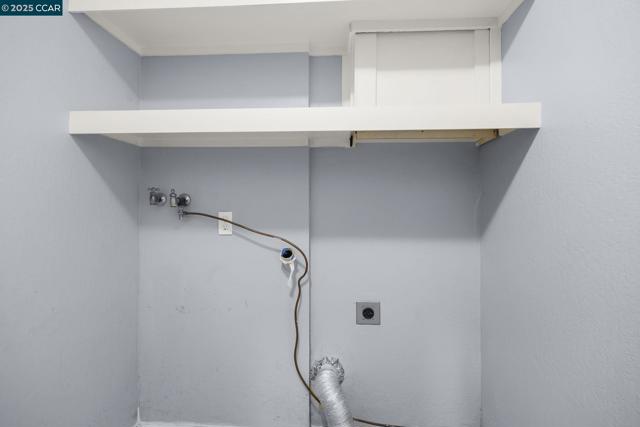 2830 Royal Ann Ln, Concord CA: https://media.crmls.org/mediaz/ad18def9-b76e-45fb-b082-74988f5076a3.jpg