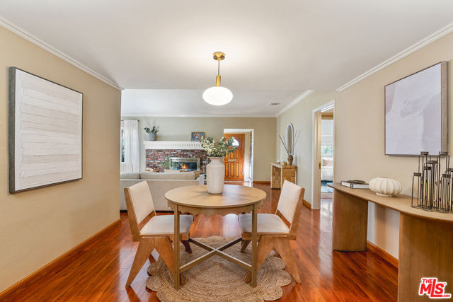 2338 Paloma Street, Pasadena CA: https://media.crmls.org/mediaz/ad18f367-b605-4068-bd99-393906800569.jpg