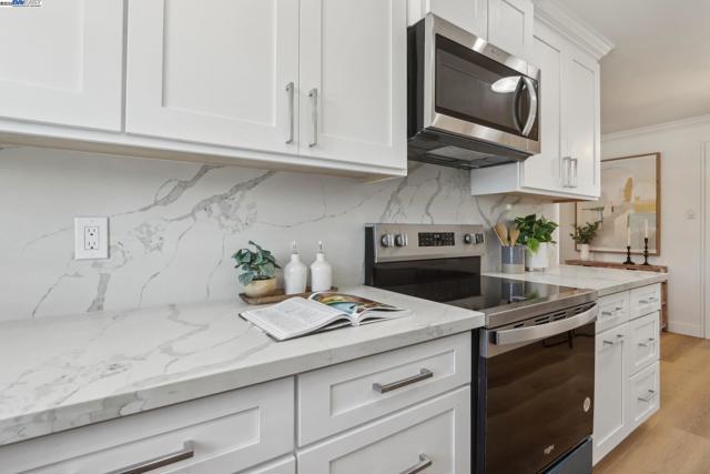 37512 Willowood Dr, Fremont CA: https://media.crmls.org/mediaz/ad1924a3-7c55-4e25-a1ac-9805f867c2fd.jpg