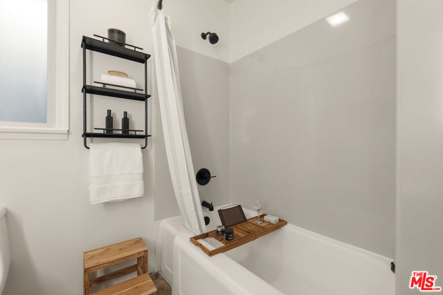 10959 Venice Boulevard, Los Angeles CA: https://media.crmls.org/mediaz/ad196f12-1d47-4f41-9b90-7b80bc2012b7.jpg