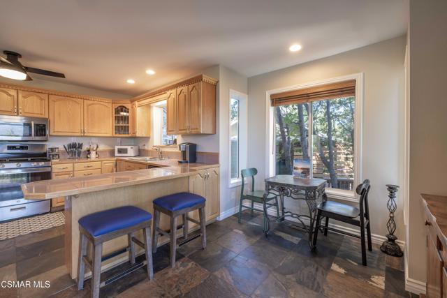 852 Cameron Drive, Big Bear CA: https://media.crmls.org/mediaz/ad1a44e6-7bea-4cdf-8924-33a843990bb1.jpg