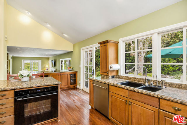 2124 Eric Drive, Los Angeles CA: https://media.crmls.org/mediaz/ad1a8783-9e86-43a2-81ce-ce0673a8b8d9.jpg