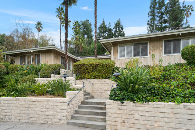 16445 Garvin Drive, Encino CA: https://media.crmls.org/mediaz/ad1b0502-e14f-4599-af0d-25adfef8afeb.jpg