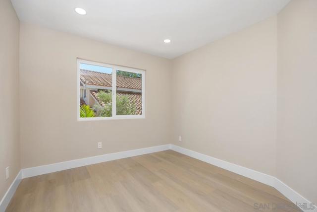 1823 Paseo del Lago, Vista CA: https://media.crmls.org/mediaz/ad1b9374-608b-4607-8108-50770222ba38.jpg