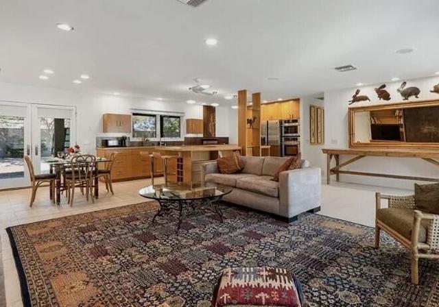 3045 N Cerritos Road, Palm Springs CA: https://media.crmls.org/mediaz/ad1bad40-b3ec-431f-a591-443794ea2584.jpg