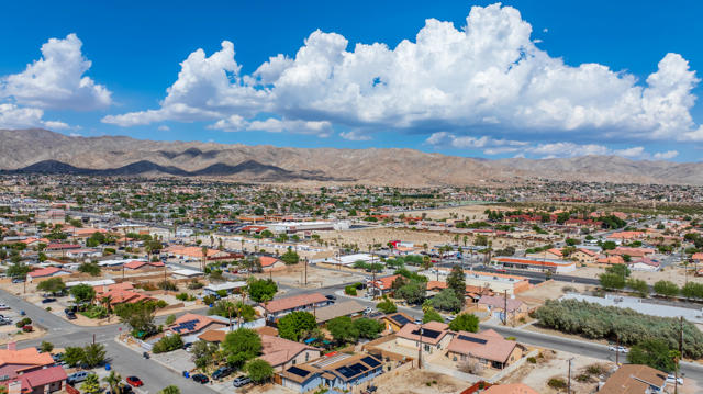 13576 La Mesa Drive, Desert Hot Springs CA: https://media.crmls.org/mediaz/ad1bf71a-6220-48a8-8f93-4b152e532e11.jpg