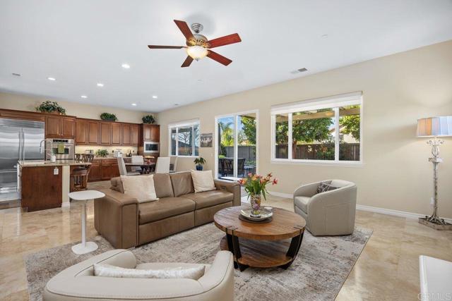 Detail Gallery Image 12 of 45 For 1758 Cuadro Vista, San Marcos,  CA 92078 - 3 Beds | 2/1 Baths