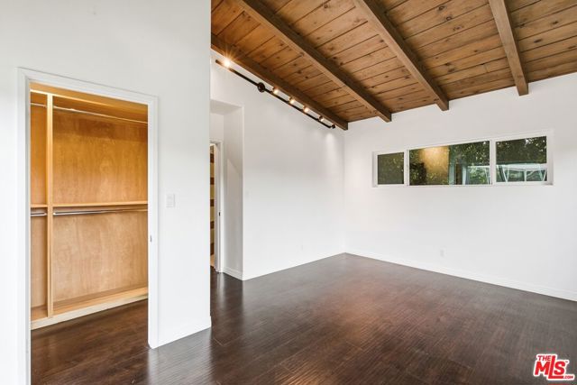 3476 Troy Drive, Los Angeles CA: https://media.crmls.org/mediaz/ad1d1bbe-4b95-479a-aa23-1dd6f5005996.jpg