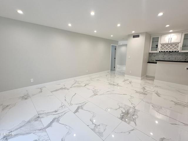 Detail Gallery Image 11 of 30 For 10462 Yarmouth Ave, Granada Hills,  CA 91344 - 4 Beds | 2 Baths