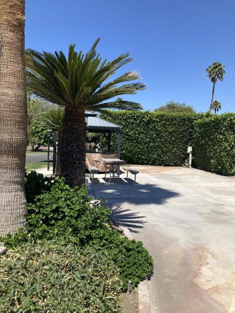 69411 Ramon Road, Cathedral City CA: https://media.crmls.org/mediaz/ad1e3bb6-89f0-4b11-976e-a1697fd7d44e.jpg