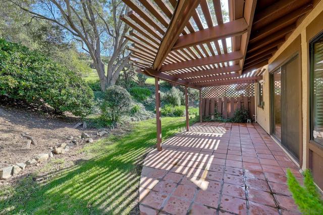 2032 David Dr, Escondido CA: https://media.crmls.org/mediaz/ad1e438c-7947-4c39-a710-7ab66c70338b.jpg