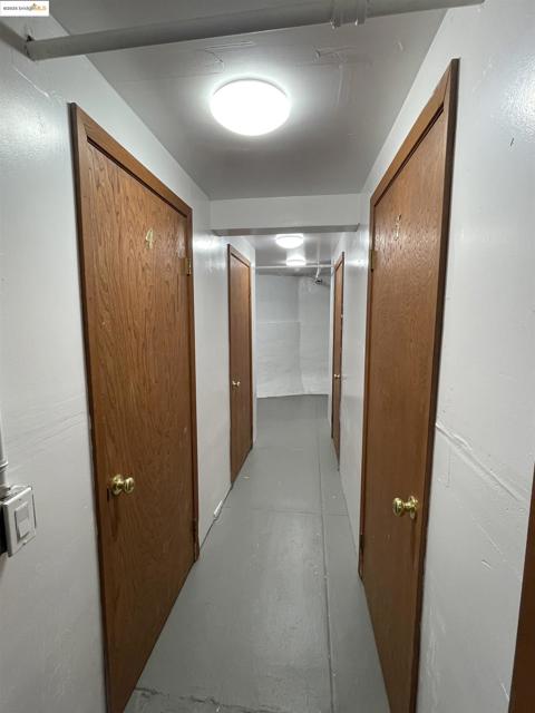 290 Park View Terrace, Oakland CA: https://media.crmls.org/mediaz/ad1ec485-5143-48d4-9949-e3936f565714.jpg