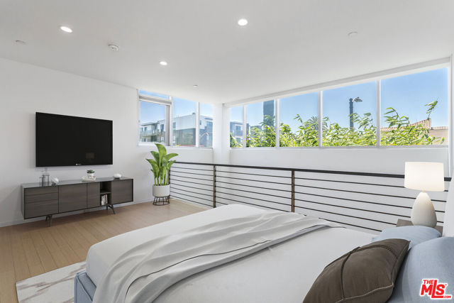 803 Wilcox Avenue, Los Angeles CA: https://media.crmls.org/mediaz/ad201714-e997-43ab-969a-053a5d33e820.jpg