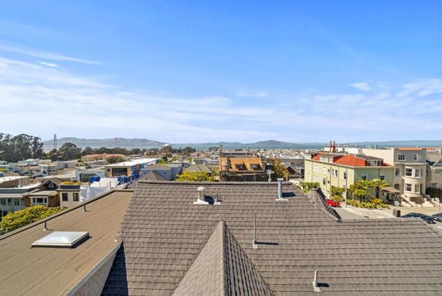 2853 Broderick Street, San Francisco CA: https://media.crmls.org/mediaz/ad20173a-1e61-498b-bce3-06a3b076533e.jpg