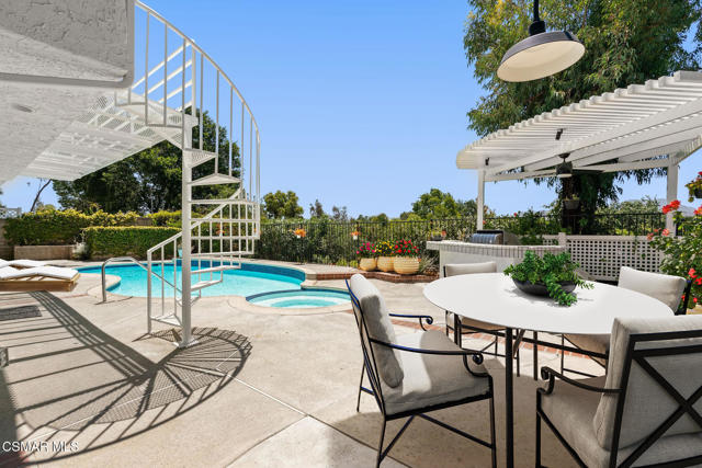1984 Nettlebrook Street, Westlake Village CA: https://media.crmls.org/mediaz/ad206e52-ed7f-409b-ac4f-556f0a45af33.jpg