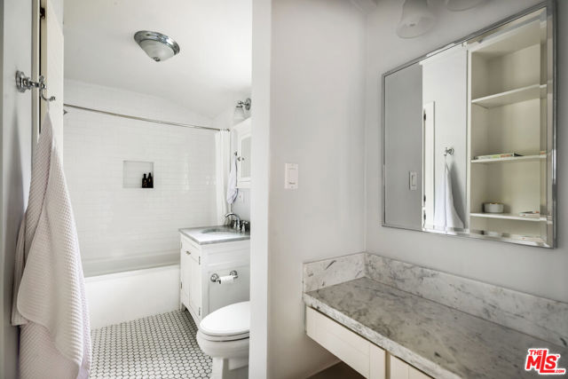 13324 Valley Vista Boulevard, Sherman Oaks CA: https://media.crmls.org/mediaz/ad207d6c-e551-421f-9540-4bbc0d4281af.jpg
