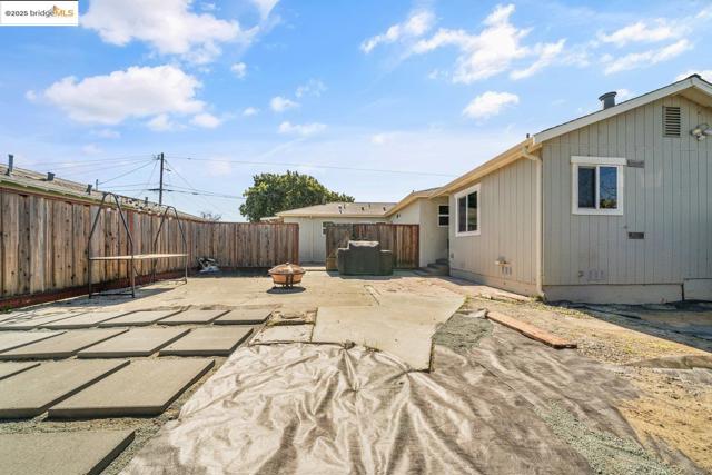 96 Highway Avenue, Bay Point CA: https://media.crmls.org/mediaz/ad21824f-a4aa-418b-aca9-4d33435e1525.jpg