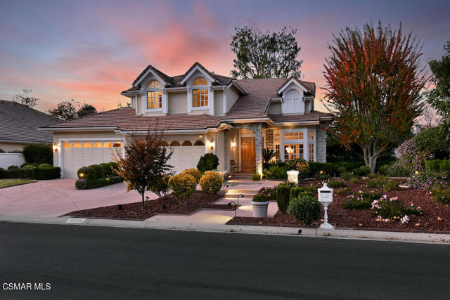 31775 Oak Ranch Court, Westlake Village CA: https://media.crmls.org/mediaz/ad220a0c-3ee5-4fd3-92d2-eba7522ade19.jpg