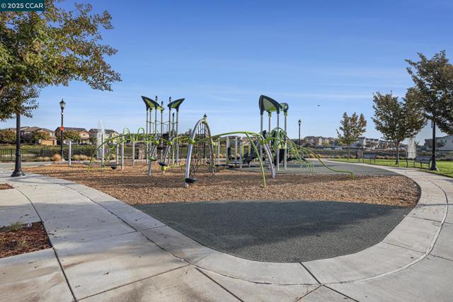 208 Littleton St, Oakley CA: https://media.crmls.org/mediaz/ad2383d7-6849-4d77-a6a2-e58ea75eaf1d.jpg