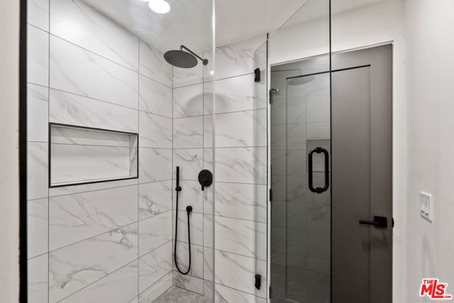 29500 Heathercliff Road, Malibu CA: https://media.crmls.org/mediaz/ad23f4d3-44cd-489d-b807-dd7acfd0dff6.jpg