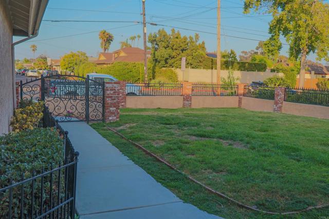4410 Charger Boulevard, San Diego CA: https://media.crmls.org/mediaz/ad240fc5-3449-41a1-a628-cde3f80cbde9.jpg