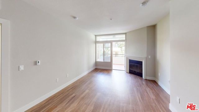 1040 Glendon Avenue, Los Angeles CA: https://media.crmls.org/mediaz/ad242779-2fbc-4539-9a26-1e8381bca315.jpg