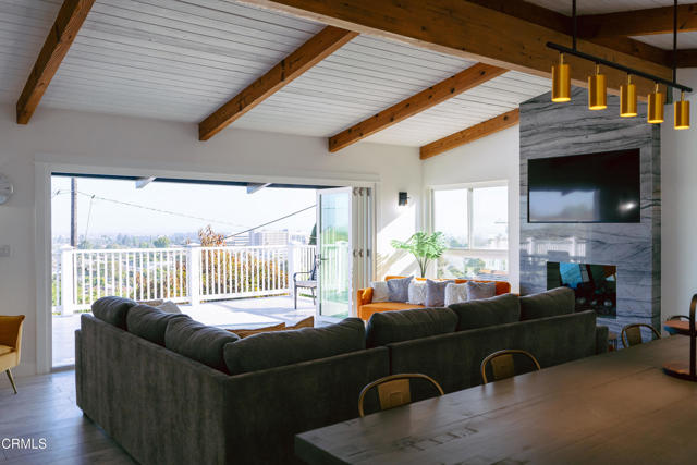 3086 Grove Street, Ventura CA: https://media.crmls.org/mediaz/ad243346-a5dd-40f6-bd0b-70b941ef996f.jpg