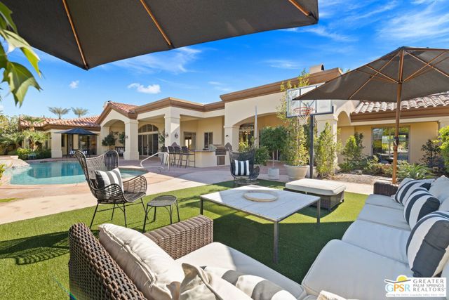 16 Villaggio Place, Rancho Mirage CA: https://media.crmls.org/mediaz/ad244fb2-7e0d-450f-8575-bf4ec3384d95.jpg