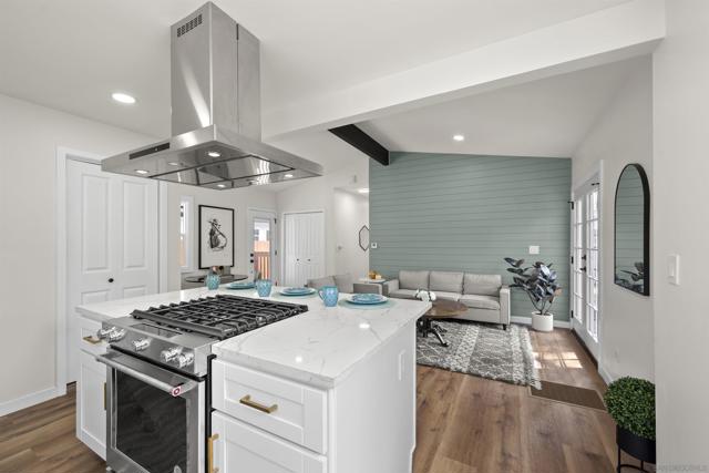 3675 Herbert St, San Diego CA: https://media.crmls.org/mediaz/ad24c9f9-5506-408c-8205-e3f69a3a8c7e.jpg